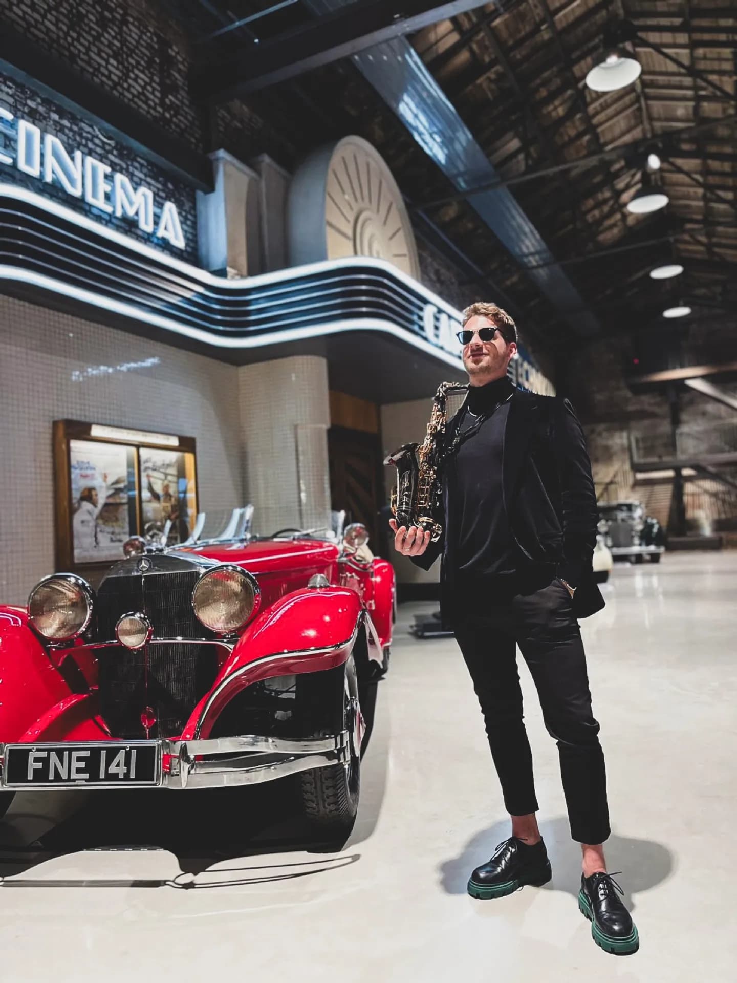 Pascal with saxophone in exclusive setting